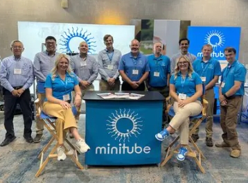  Minitube 参加中西部公猪种马经理会议