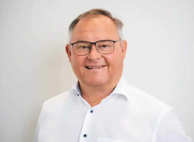 我们想介绍：Minitube 的新任首席运营官 Thomas Schultze